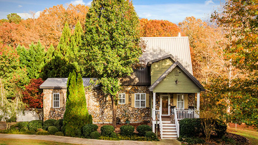 Single family home in the fall